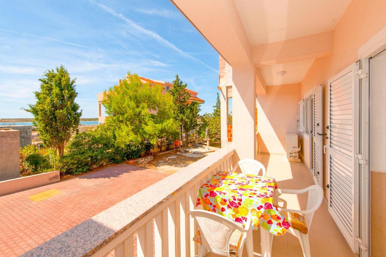 Apartments Facini Košljun Extérieur photo