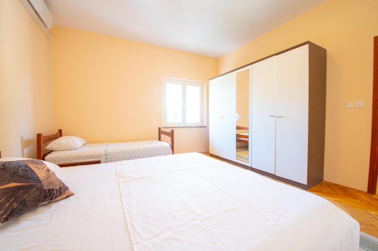 Apartments Facini Košljun Extérieur photo