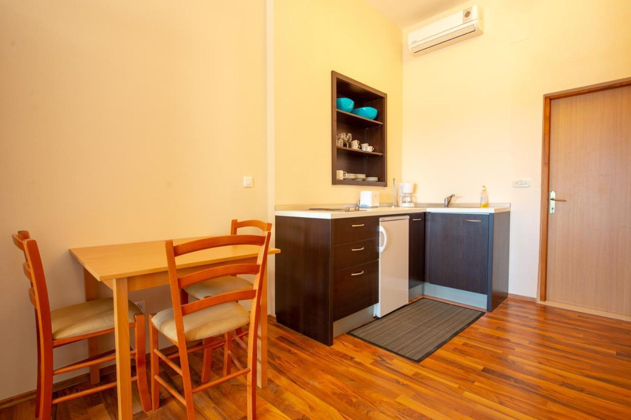 Apartments Facini Košljun Extérieur photo