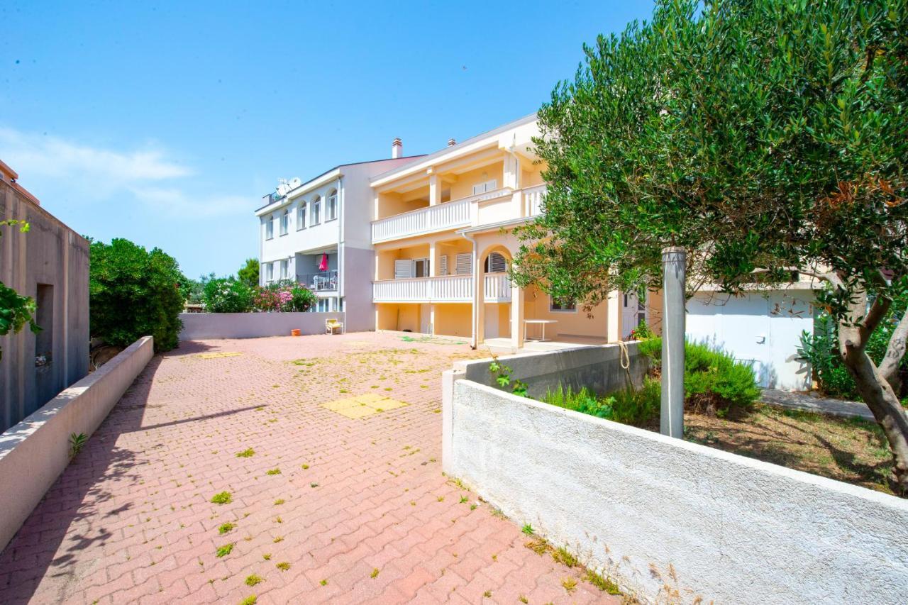 Apartments Facini Košljun Extérieur photo